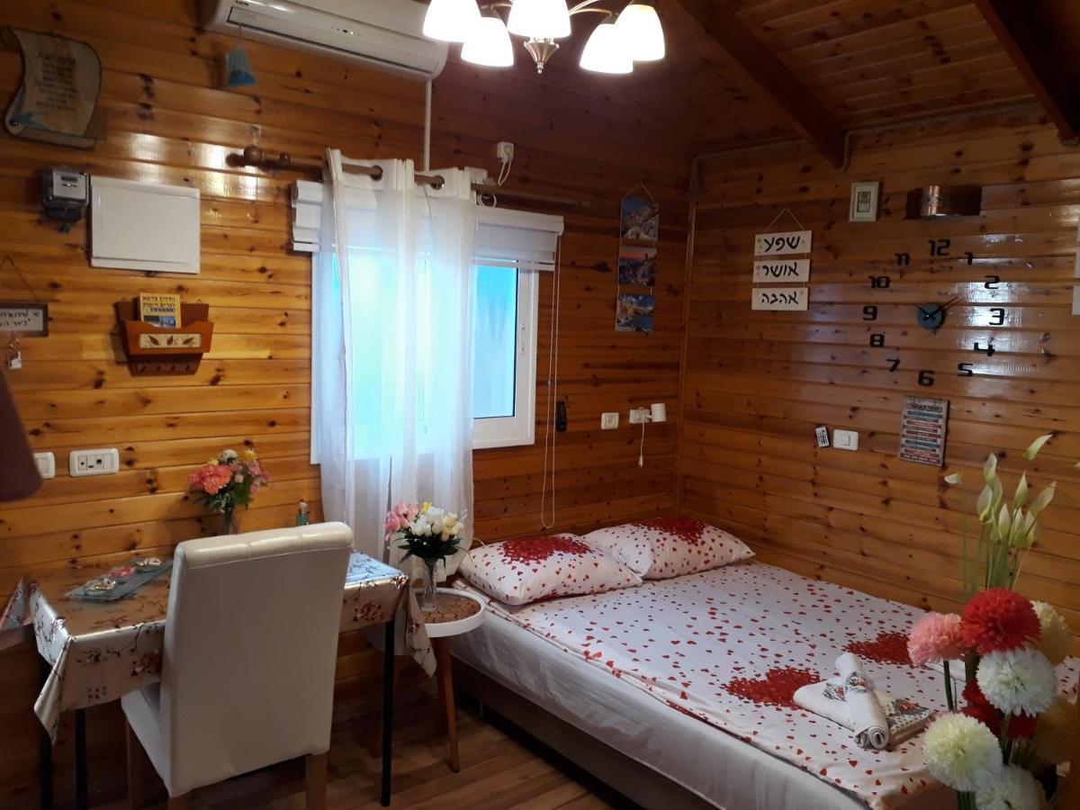 Appartamento Happiness Zimmer צימר האושר - גם לציבור הדתי Nahariya Esterno foto