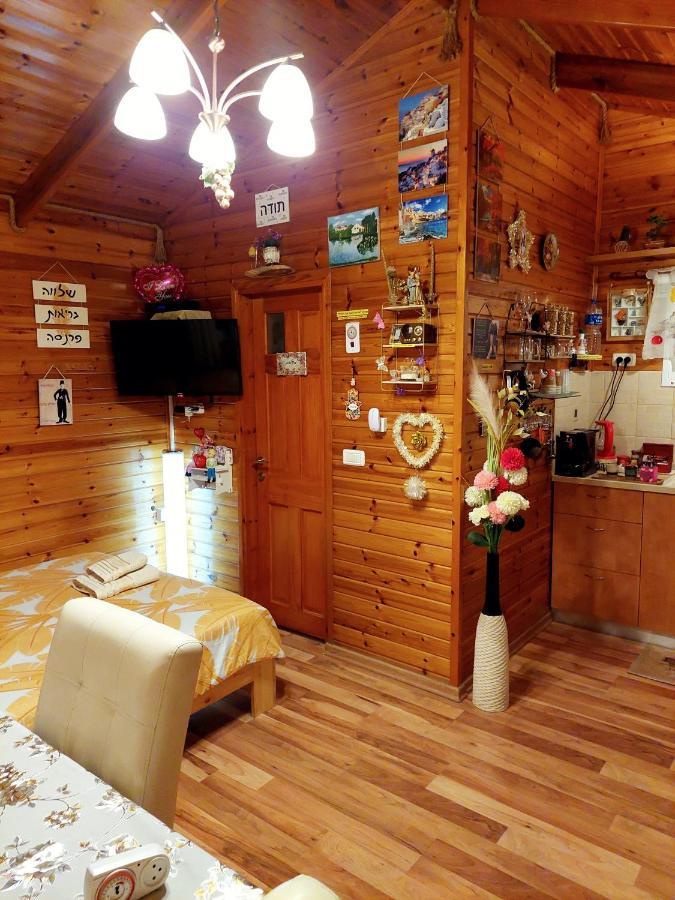 Appartamento Happiness Zimmer צימר האושר - גם לציבור הדתי Nahariya Esterno foto